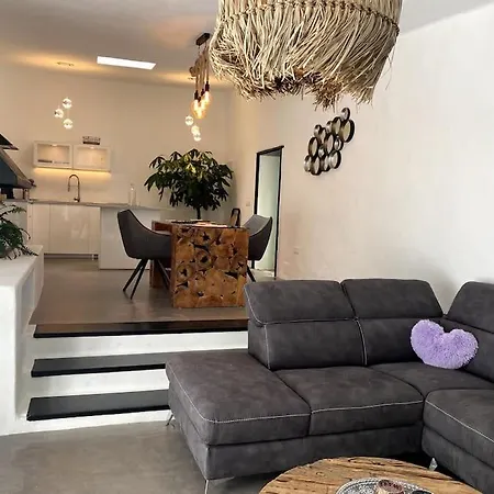 Cosy Finca, Sea Views, Jacuzzi Holiday home La Asomada (Lanzarote)